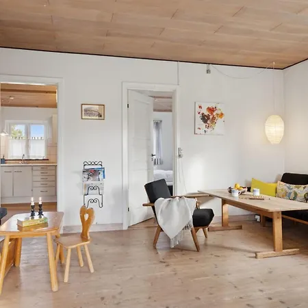 Elle - 175m From The Sea By Interhome Бёркоп