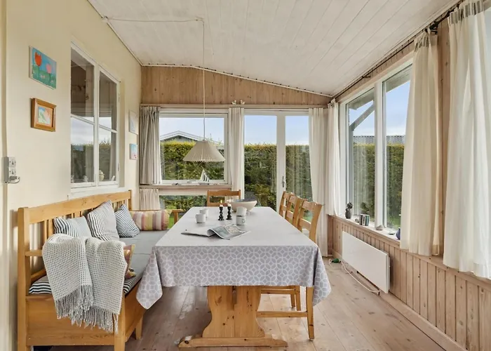 Elle - 175m From The Sea By Interhome * Бёркоп