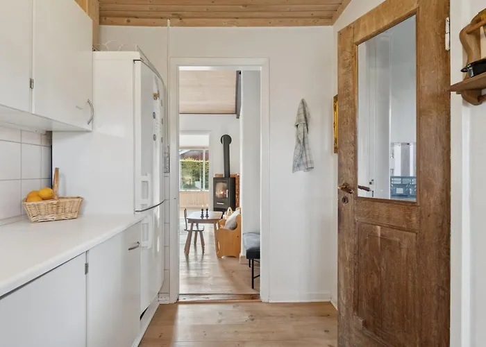 Elle - 175m From The Sea By Interhome *