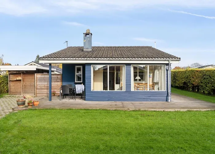 Elle - 175m From The Sea By Interhome Бёркоп